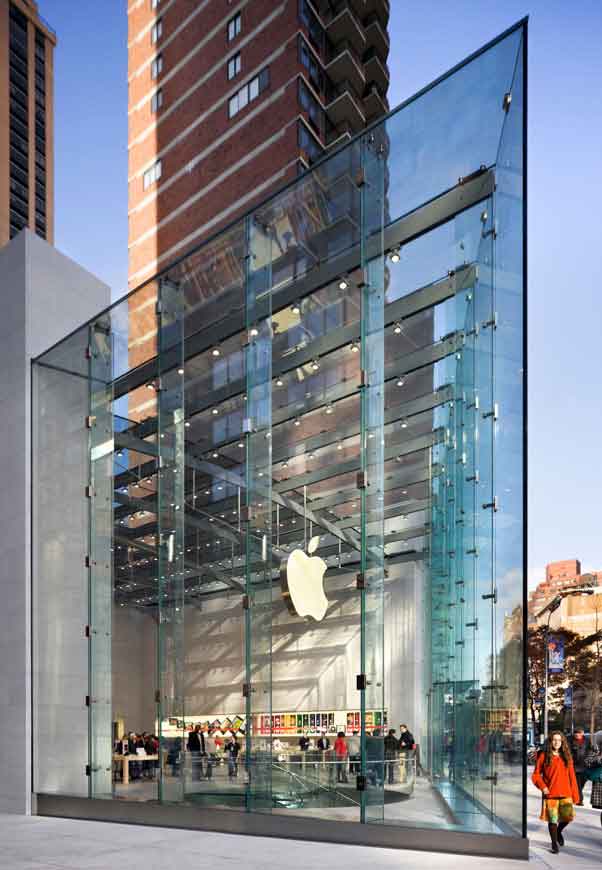 Apple Retail Store in Milano: all-glass cuboid - seele